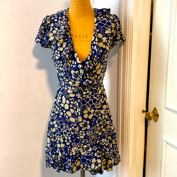Aritzia Sunday Best Floral  Ruffle Wrap Mini Dress Blue with Grey Size S - Picture 3 of 7
